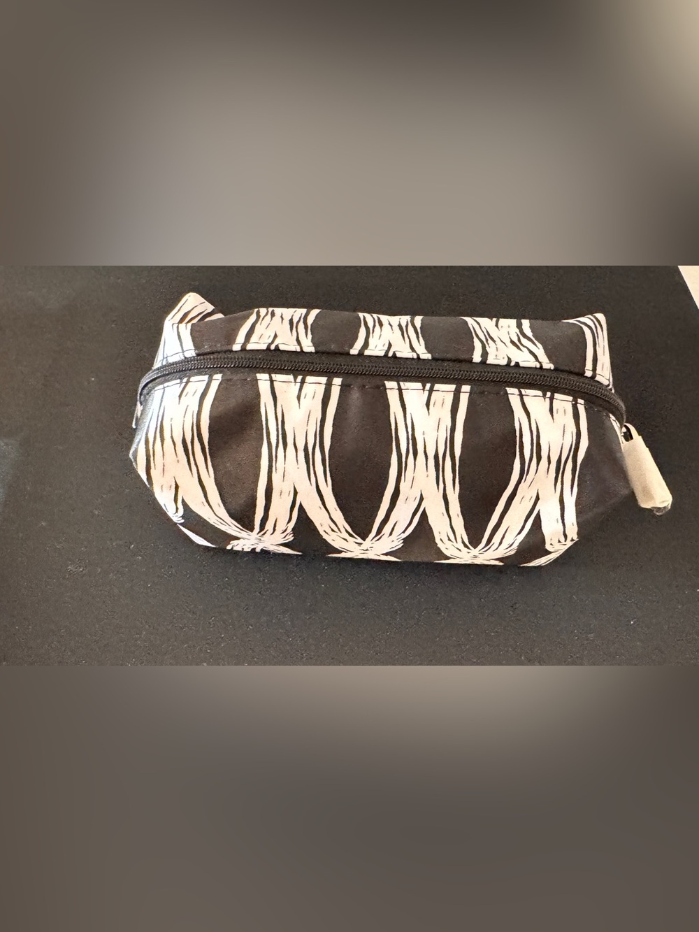 Thirty-One (31) Uptown Mini Pouch Black Links Zipper Cosmetic Bag/Pouch Pattern
